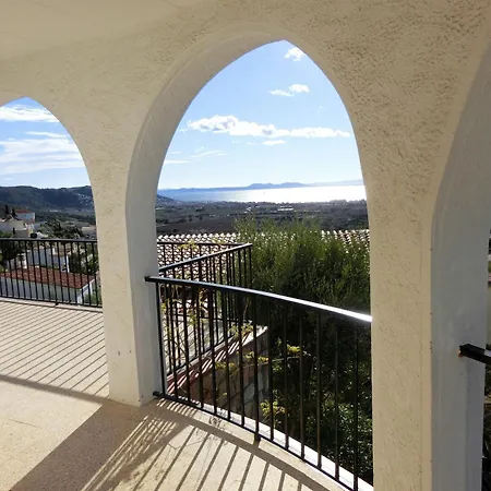 Ref Zar10 Villa